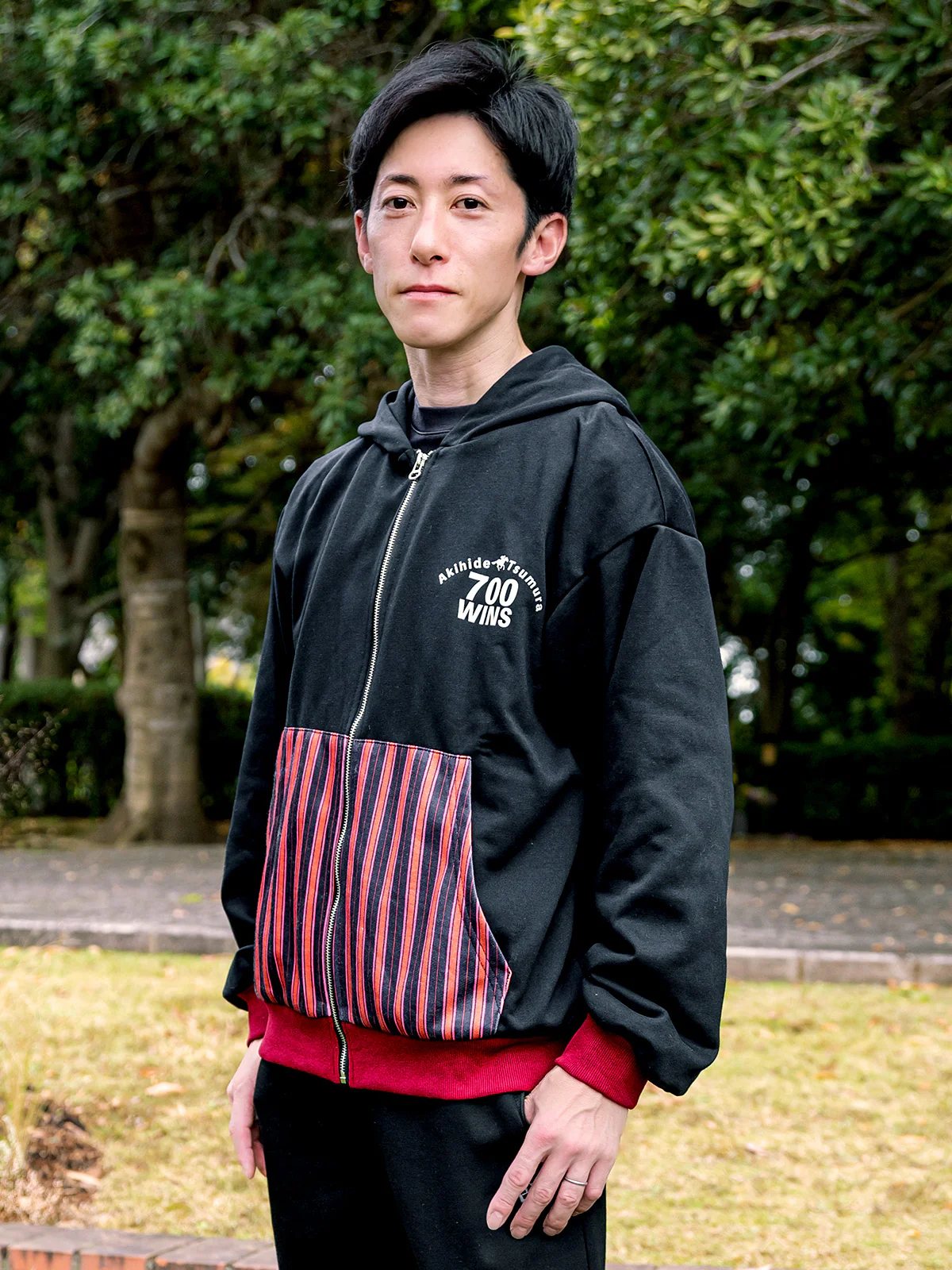 津村明秀騎手700勝メモリアル・ジップアップパーカー - Image 2